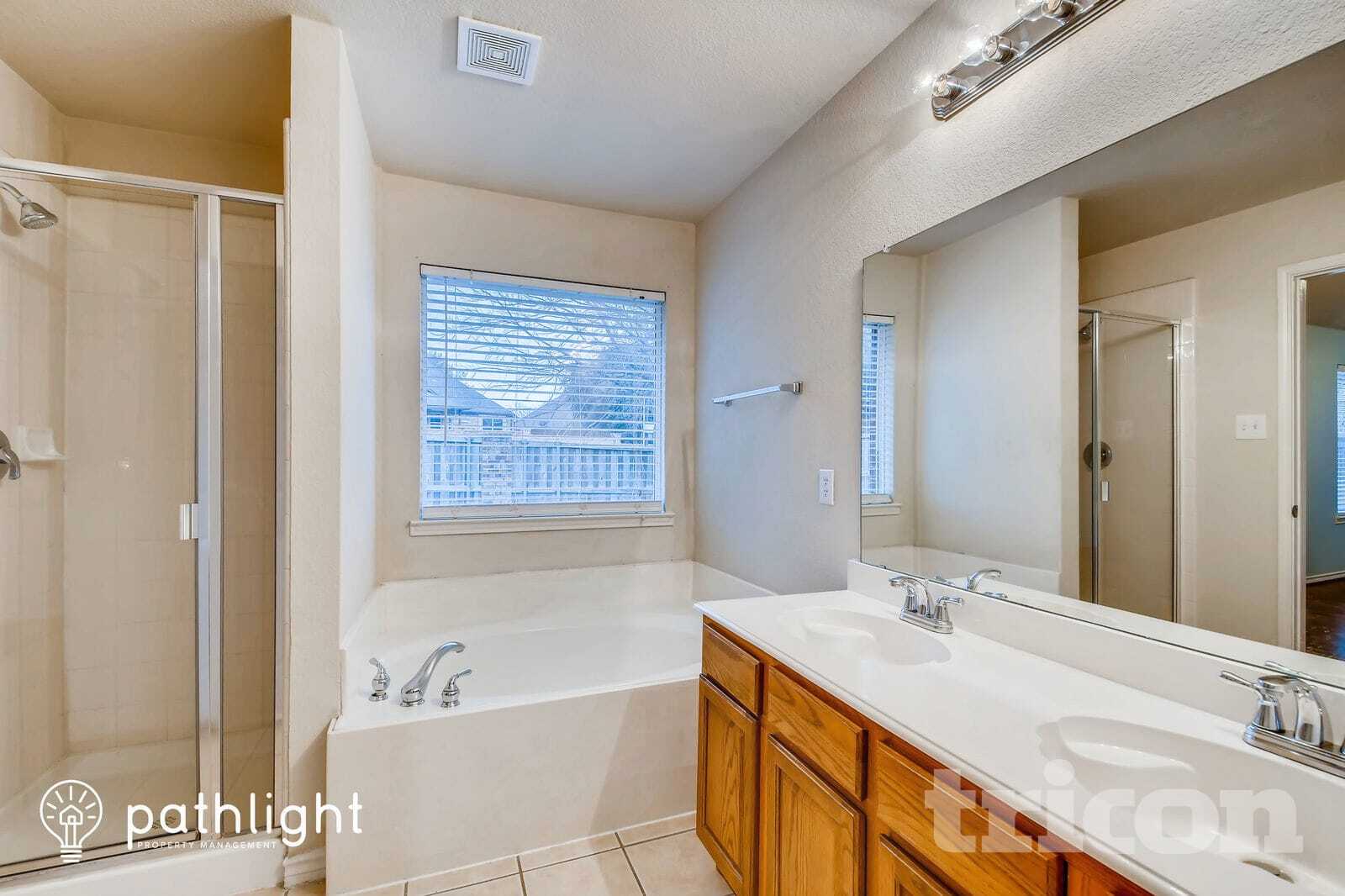 Building Photo - 2921 Gabriel Dr