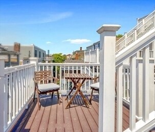 Building Photo - 439 W 4th St