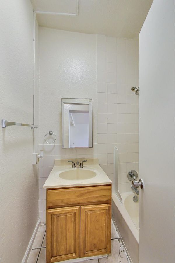 Building Photo - 1707 36th Ave