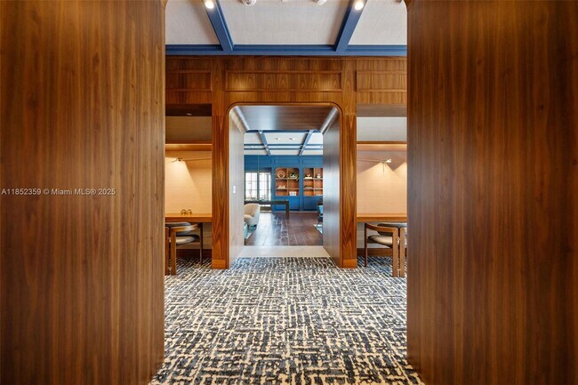 Building Photo - 2655 S Bayshore Dr