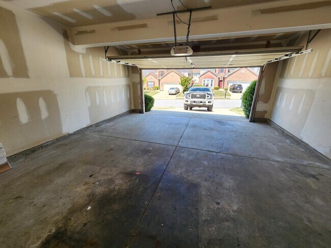 Building Photo - 1594 Overview Cir SW