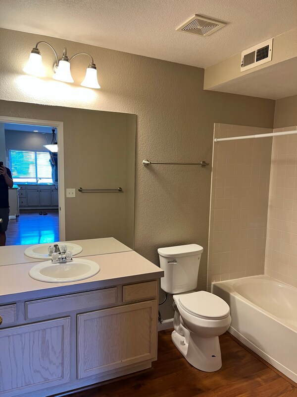 Building Photo - 5225 White Willow Dr