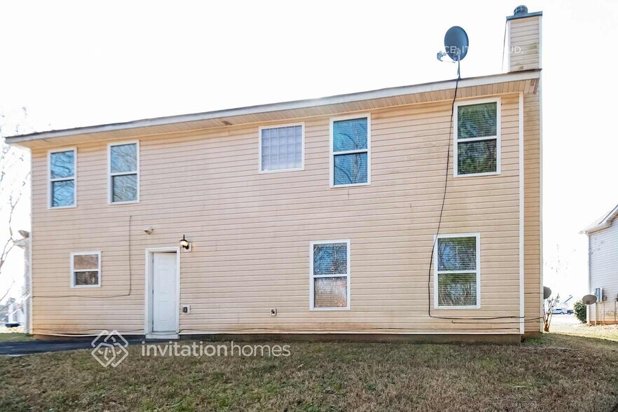 Building Photo - 215 Marriott Dr