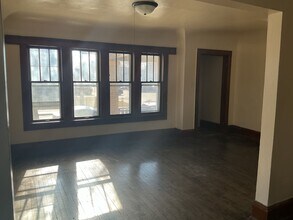 Building Photo - 3716-3718 W Roberts St