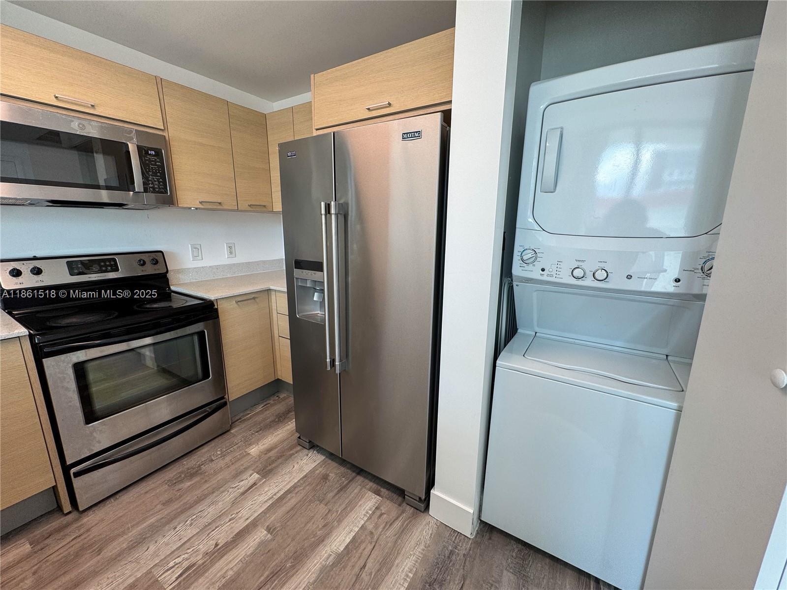 Building Photo - 350 NE 24th St