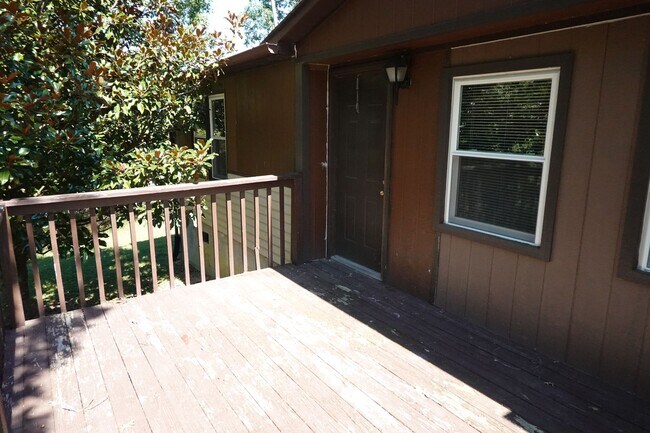 Building Photo - 1499 Merrimac Rd
