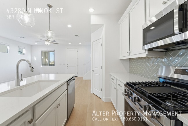 Building Photo - 43280 N Hinoki St