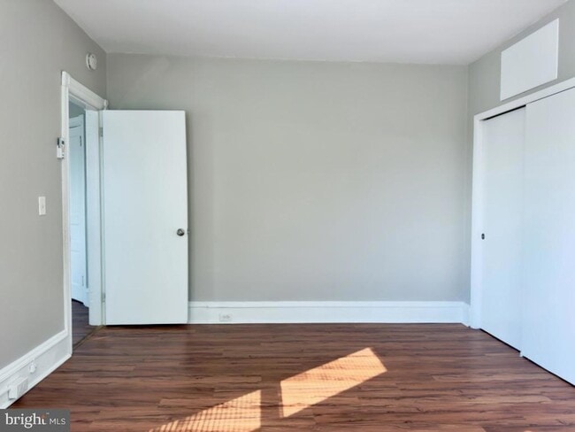 Building Photo - 14 Third Unit 3