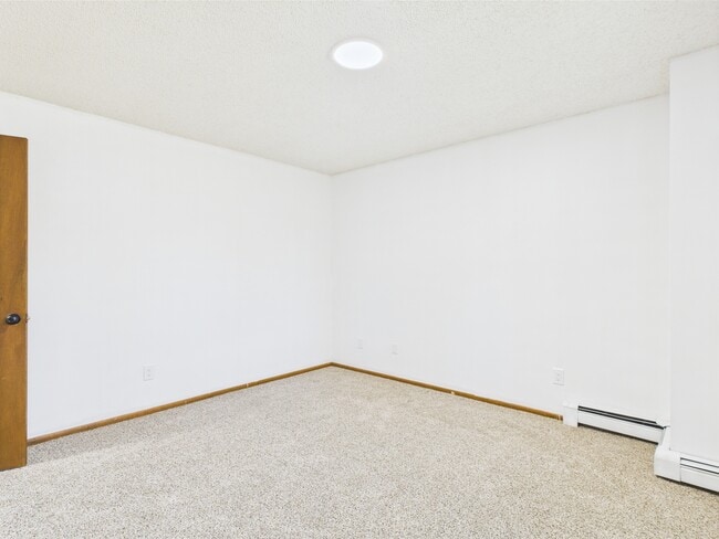 Building Photo - 614 Ouida Way