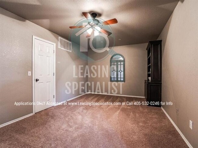 Building Photo - Stunning West Norman 3 Bed 2 Bath Townhome!