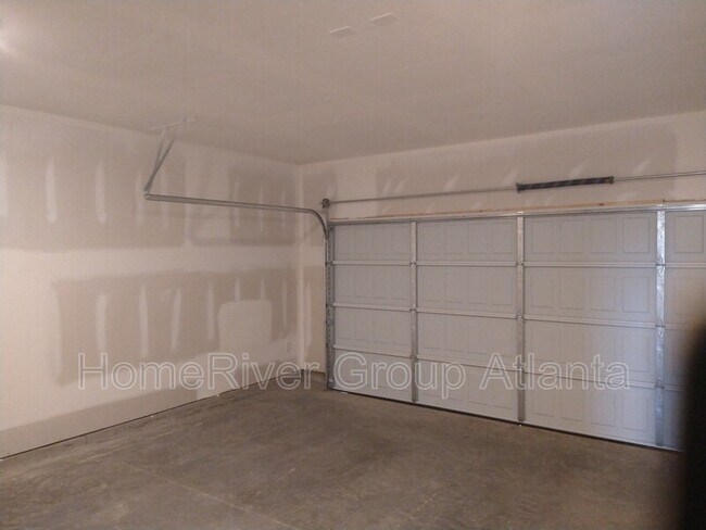 Building Photo - 39 Roundabout Ln