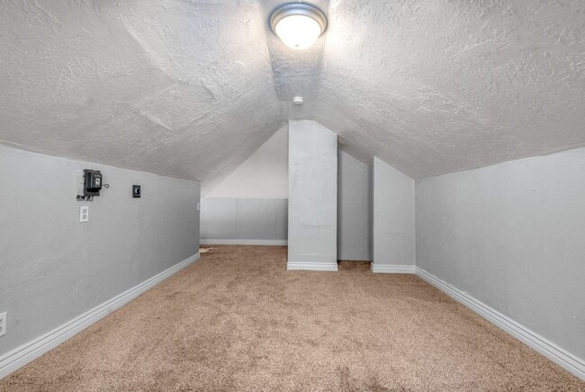 Building Photo - Charming 4 Bed, 2 Bath Home in Ogden, Clos...