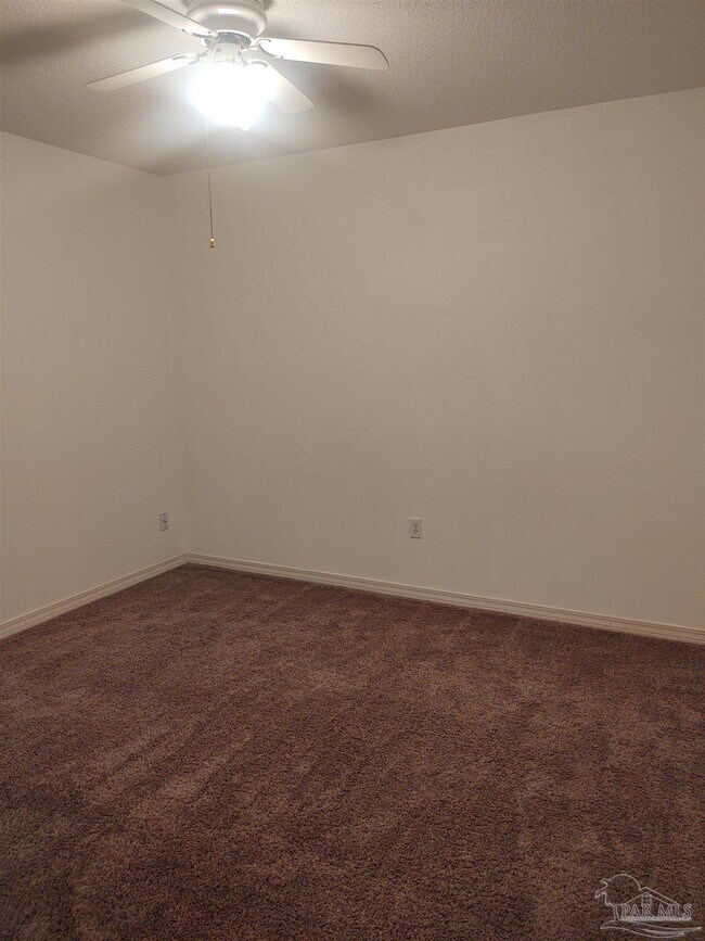 Building Photo - 5268 Deerfoot Ln