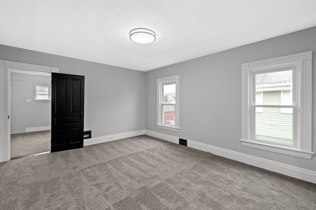 Building Photo - Beautiful 4 bedroom home in Coraopolis available June 1!