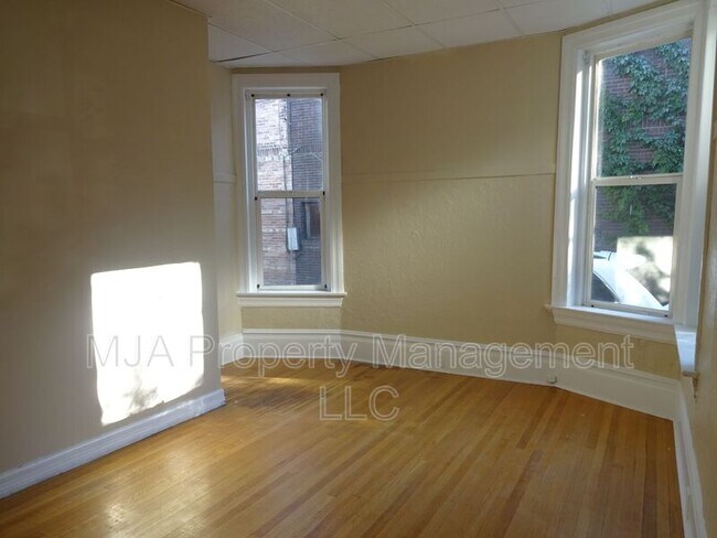 Building Photo - 1631 S 500 E