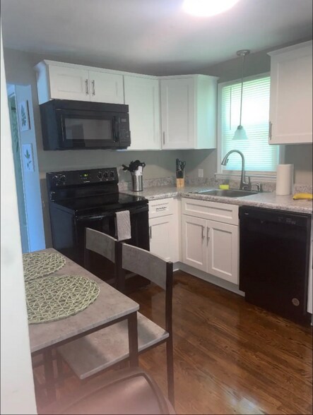 Building Photo - 1707 Colgate St NE