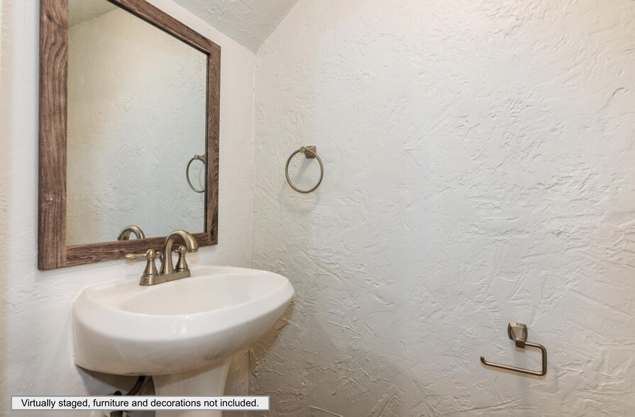 Building Photo - 2073 Olivera Rd