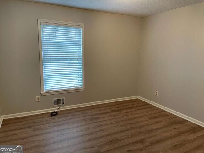 Building Photo - 119 Sawnee Dr