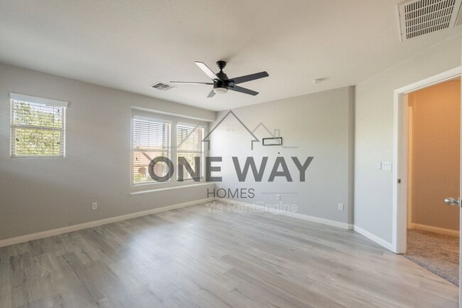 Building Photo - 1057 S Deerfield Ln
