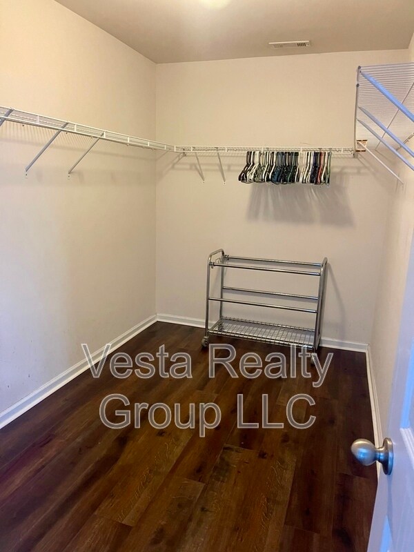 Building Photo - 146 Brenleigh Park Dr