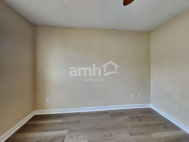 Building Photo - 209 Jones Rd