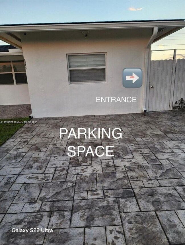 Building Photo - 20510 SW 115th Rd