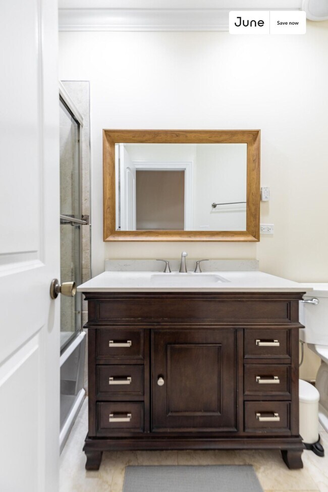 Building Photo - 3743 N Albany Ave