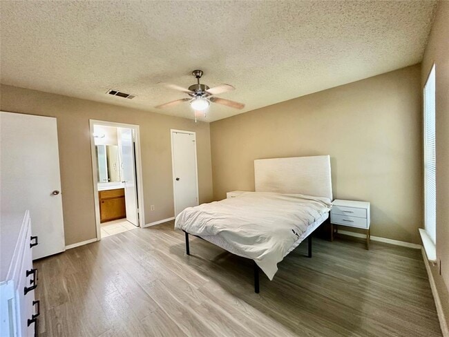 Building Photo - 14501 Donald Dr