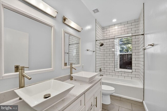 Building Photo - 15 S Street NE Unit 1