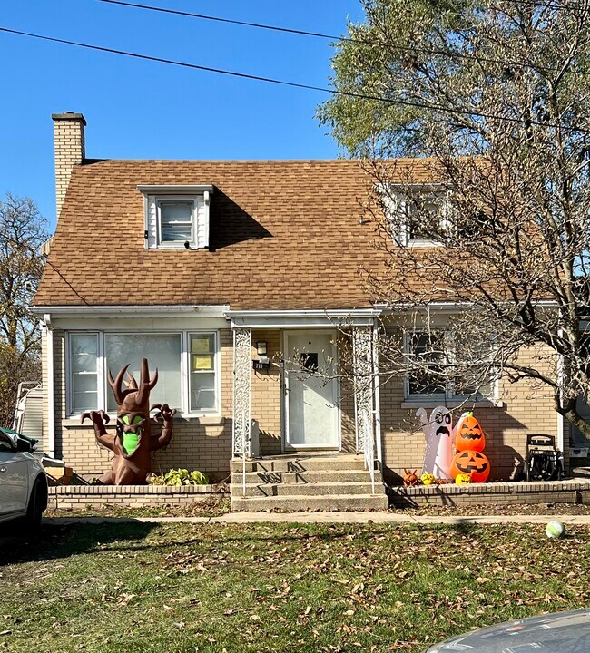 719 S Jefferson St 719 S Jefferson St Lockport IL 60441 Apartment