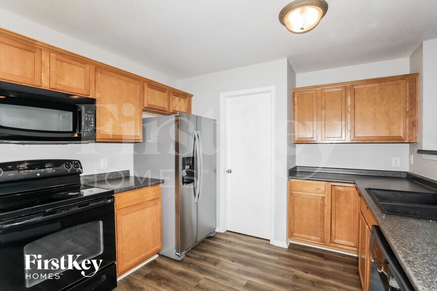 Building Photo - 15490 Gallow Ln