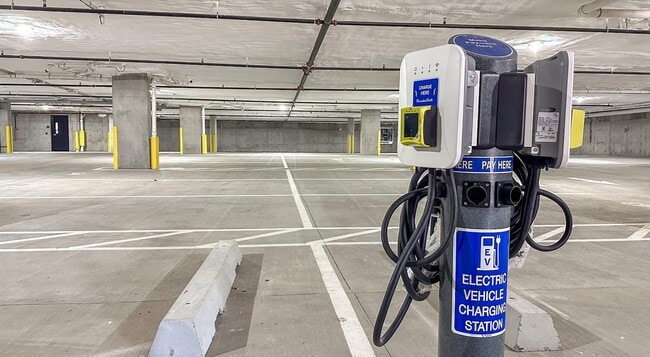 Building Photo - 357 E 500 S