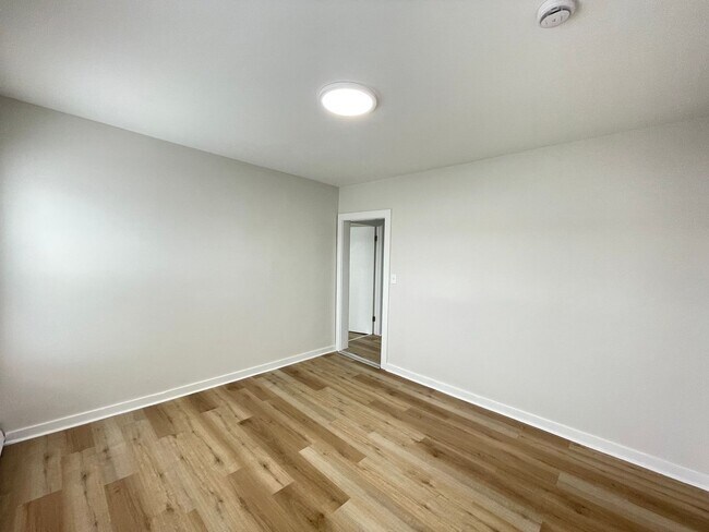 Building Photo - 124 Beech St