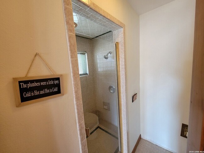 Building Photo - 2059 Glenn Dr
