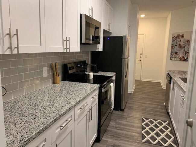 Building Photo - 5028 Gardner Dr