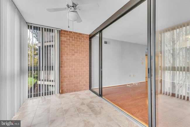 Building Photo - 1001 N Randolph St