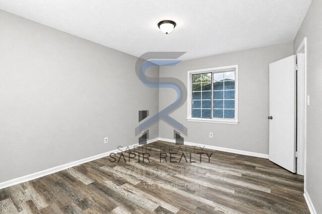 Building Photo - 2045 Alison Ct SW
