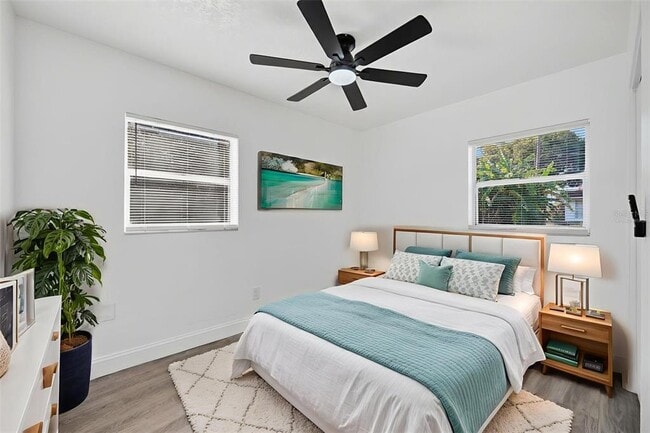 Building Photo - 3034 Touraine Ave