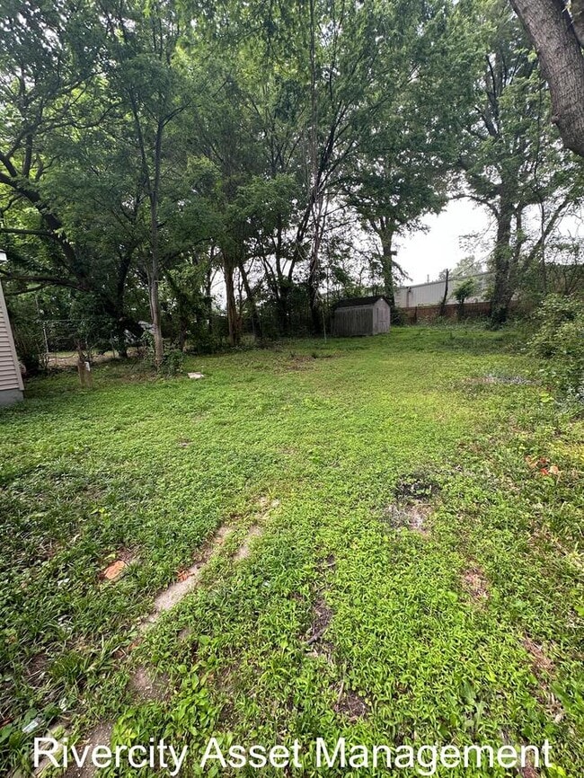 Building Photo - TWO-STORY BEAUTY IN BERCLAIR!!!! SECTION 8...