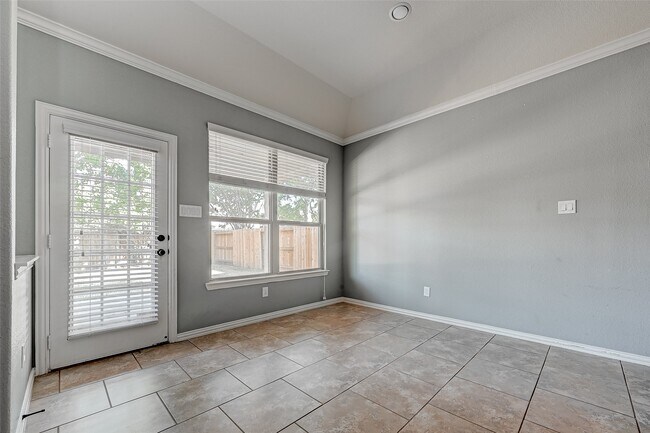 Building Photo - 17243 Lowell Lake Ln