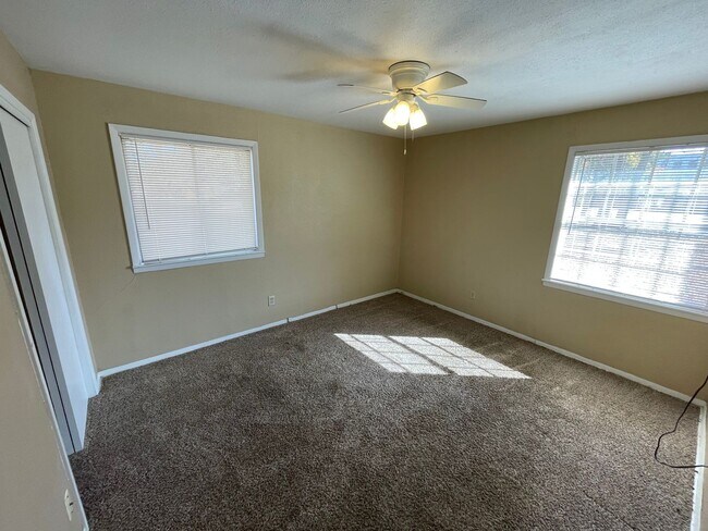 Building Photo - Southern Hills Home
