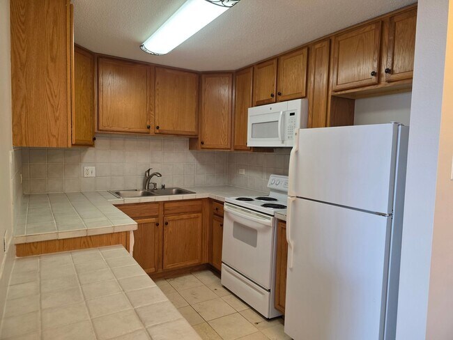 Building Photo - Location, Location… and Absolutely Incredible Views!