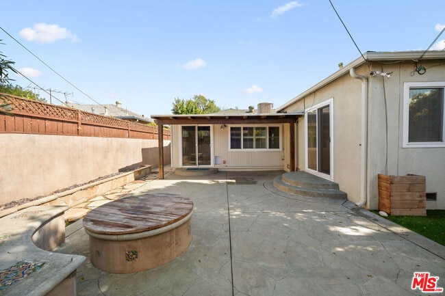 Building Photo - 5227 Etheldo Ave