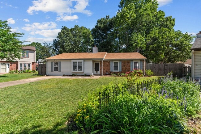 Building Photo - Charming 3-Bedroom Ranch in Quiet Chesapea...
