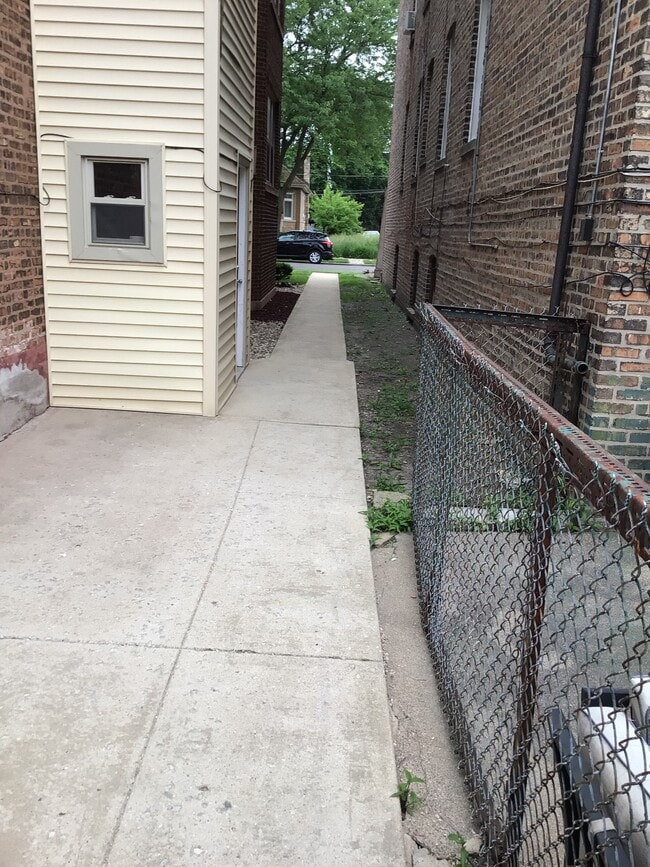 Building Photo - 7940 S Wolcott Ave