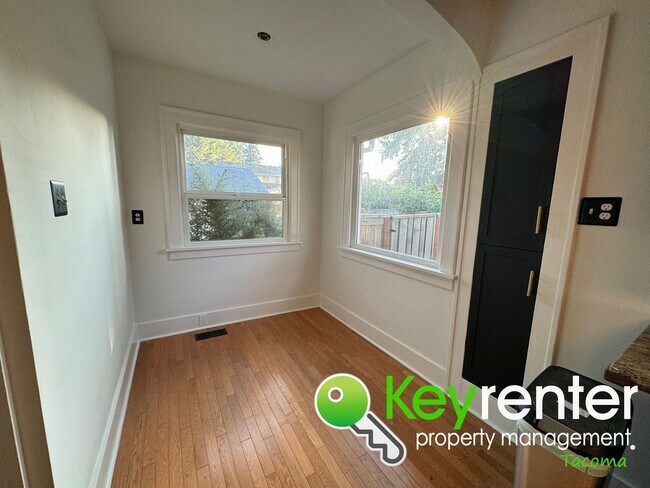 Building Photo - One of a Kind Multi-level Home in North Ta...
