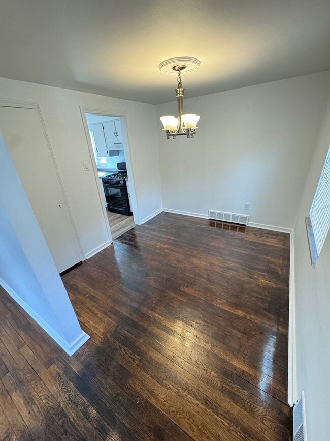 Building Photo - Updated 2-Bedroom 1-Bath House in Duquesne!!