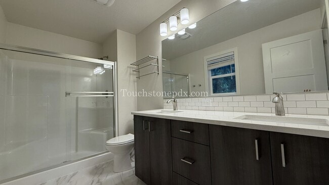 Building Photo - Luxury Meets Nature for this 3 BD | 2.5 BA...