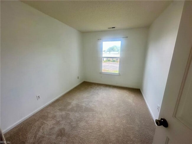 Building Photo - 255 Mannings Ln