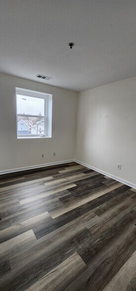 Building Photo - 46 S Cherry St